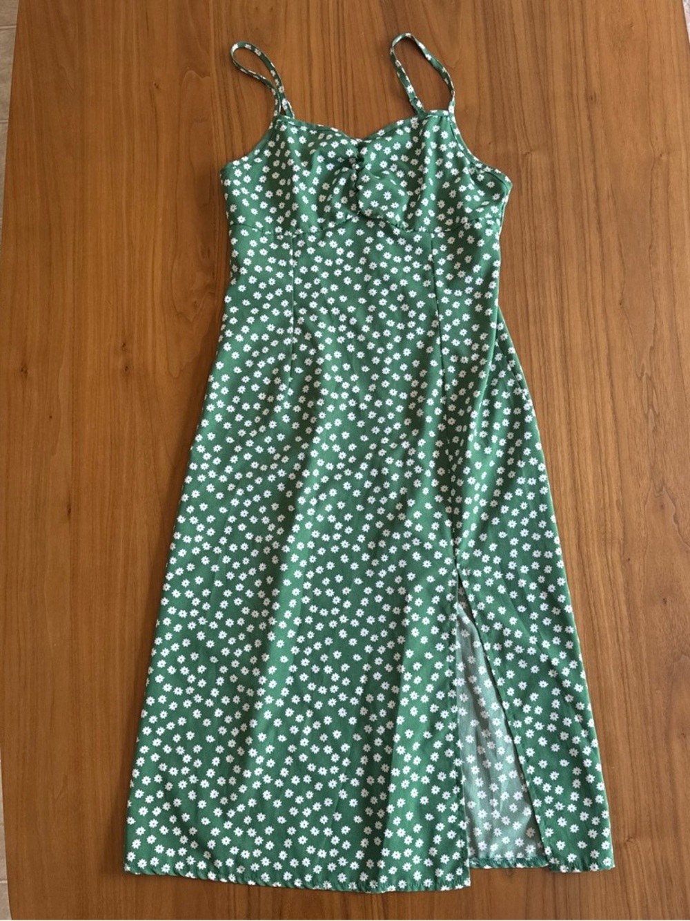 SHEIN Green Floral Midi Dress with White Daisies